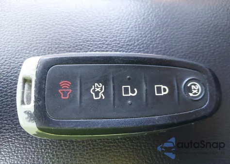 2017 Ford Escape Titanium z USA, uszkodzony, nr VIN 1FMCU9J93HUA07382